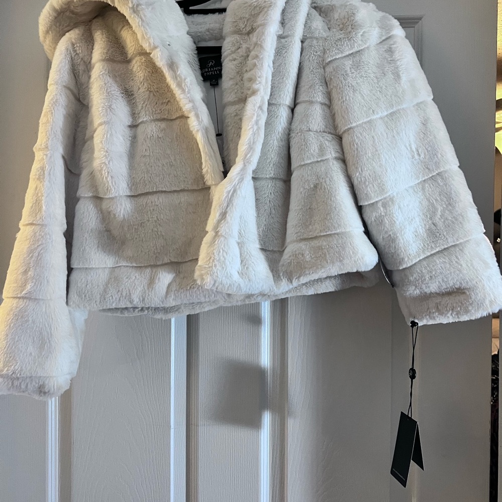So cute and classy white crop furry hooded jacket